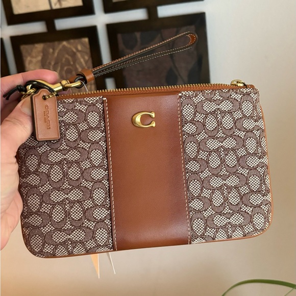 Authentic COACH 1941 micro sign. jacquard/refined calf leather zip top wristlet - Picture 4 of 14